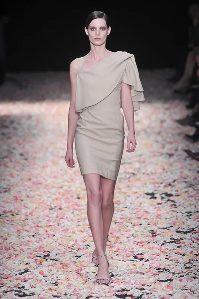Look 5
